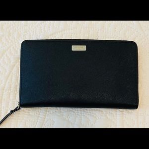Kate spade travel wallet